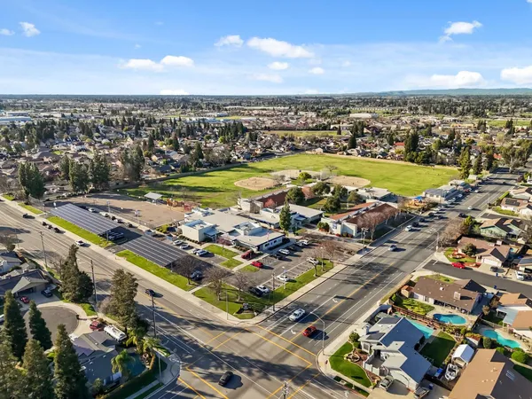 $750,000 | 2325 Sierra Avenue, Clovis, CA 93611