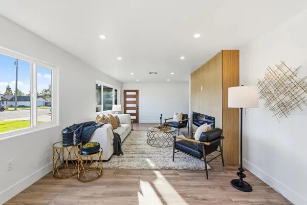 $750,000 | 2325 Sierra Avenue, Clovis, CA 93611