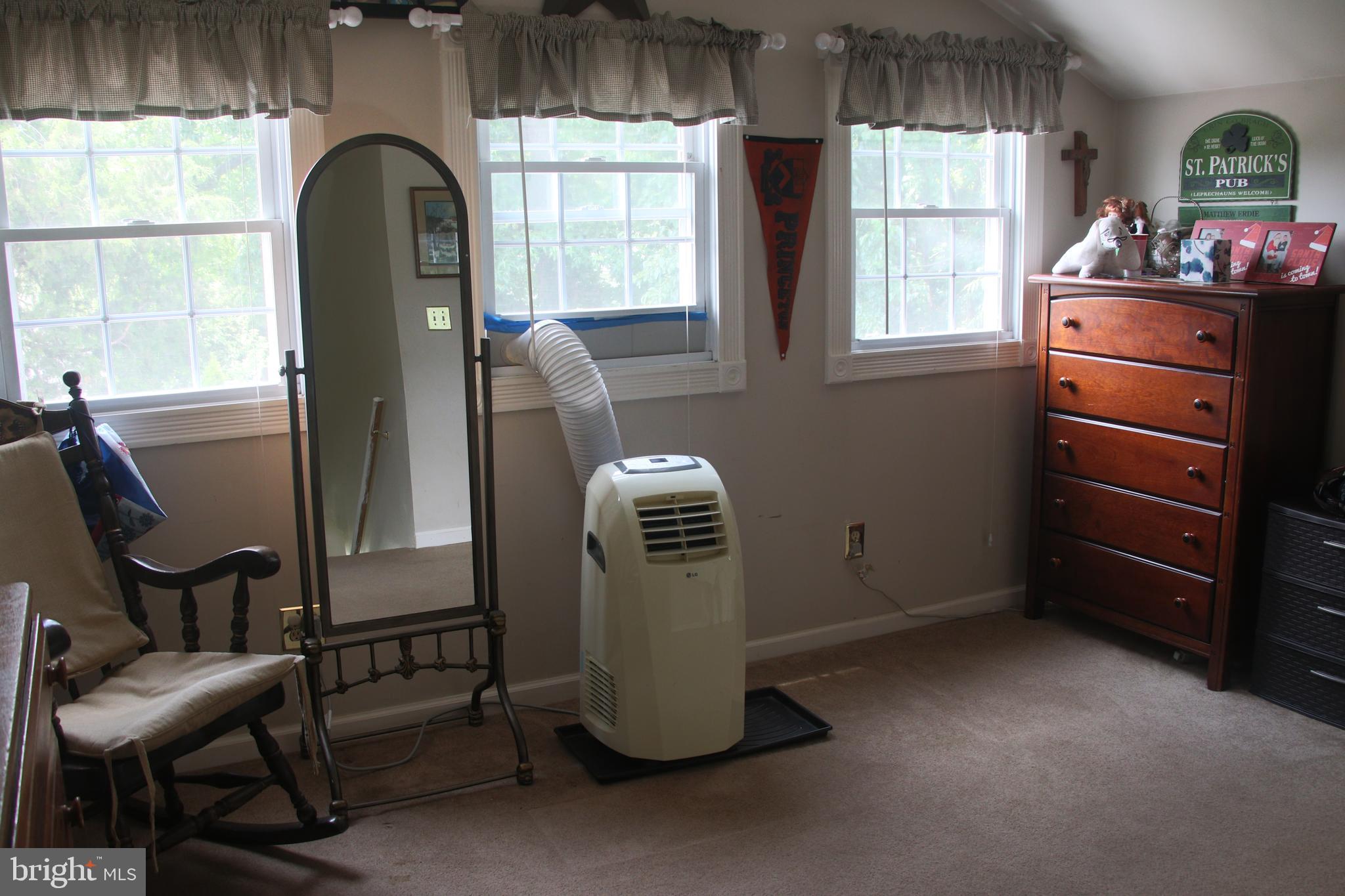 40 Falmouth Road Hamilton, NJ 08620 - Photo 12 of 24 Loft/ Sitting Area
