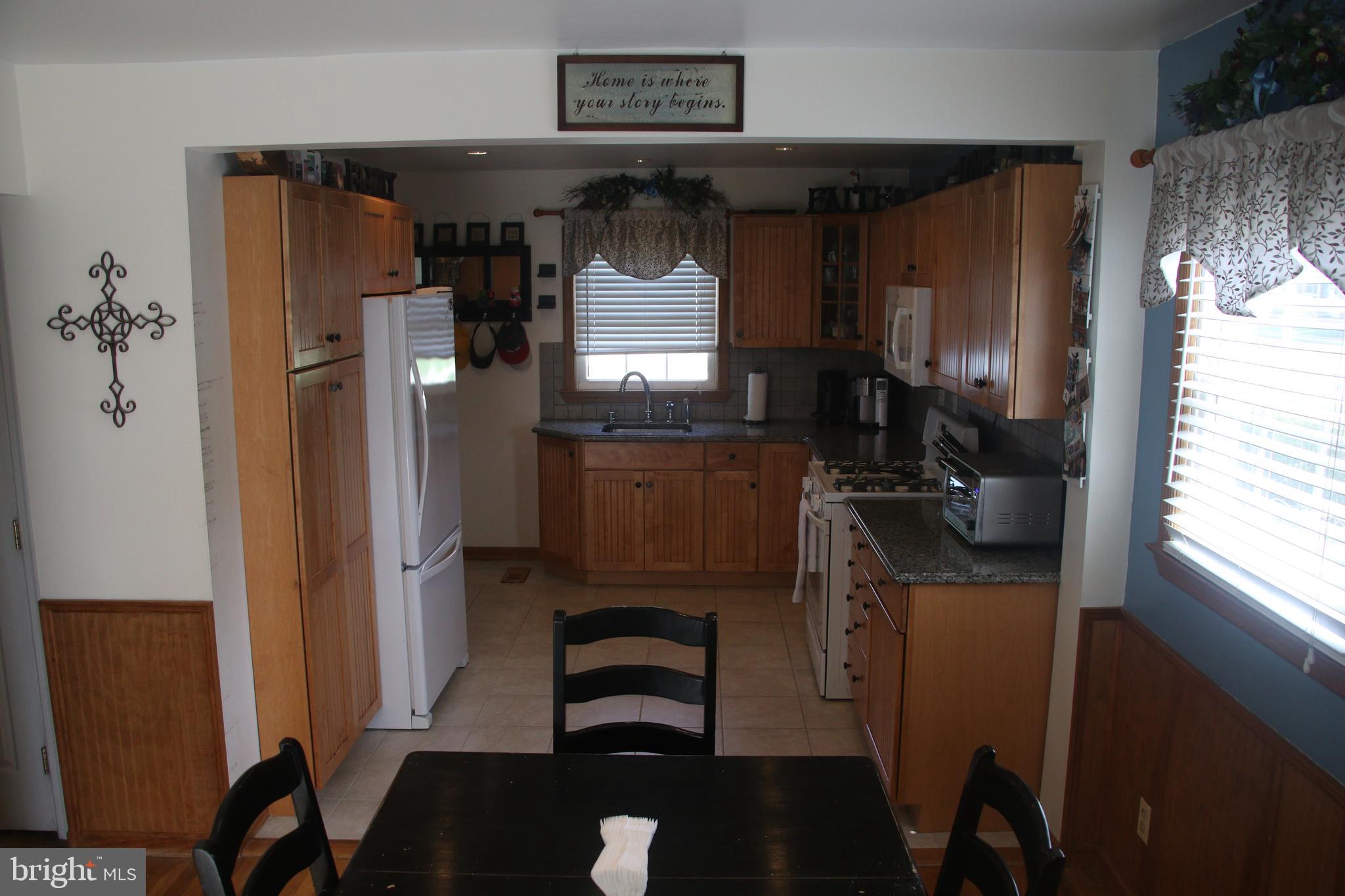 40 Falmouth Road Hamilton, NJ 08620 - Photo 6 of 24 Dining/Kitchen