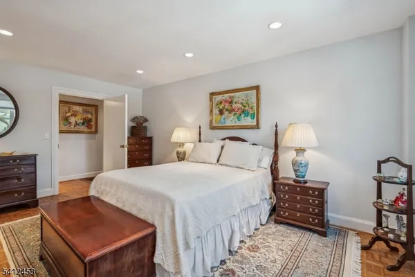 $699,999 | 11 Euclid Avenue, Unit 4D, Summit, NJ 07901