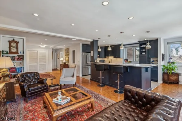 $699,999 | 11 Euclid Avenue, Unit 4D, Summit, NJ 07901