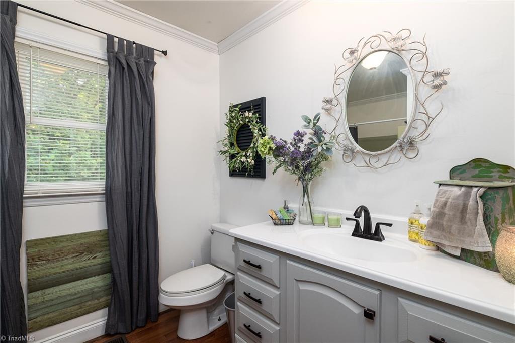550 Pannel Road Reidsville, NC 27320 - Photo 22 of 40 Guest Bathroom 3