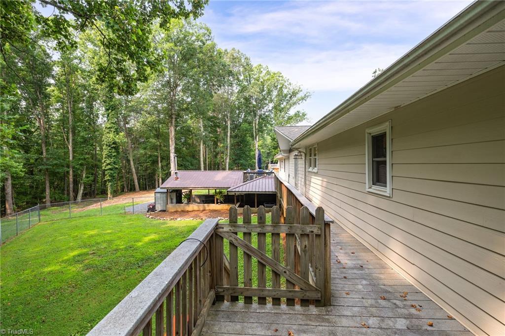 550 Pannel Road Reidsville, NC 27320 - Photo 31 of 40 Back CatWalk