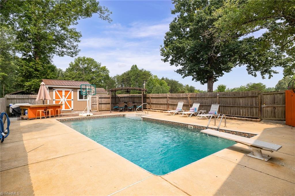 550 Pannel Road Reidsville, NC 27320 - Photo 32 of 40 Saltwater Pool - 32'x16'