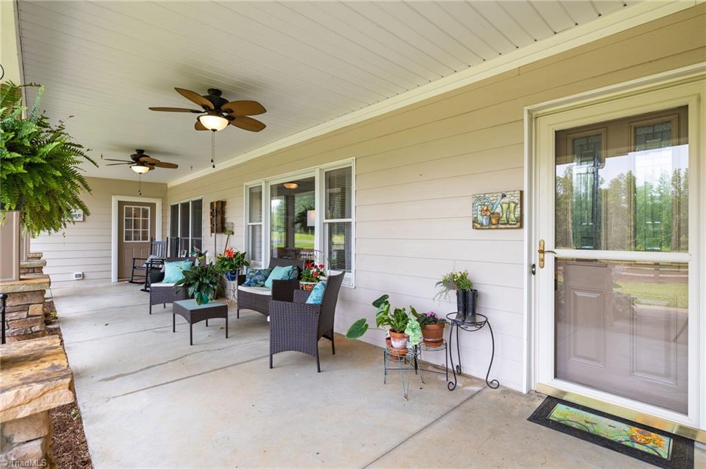 550 Pannel Road Reidsville, NC 27320 - Photo 5 of 40 Front Porch