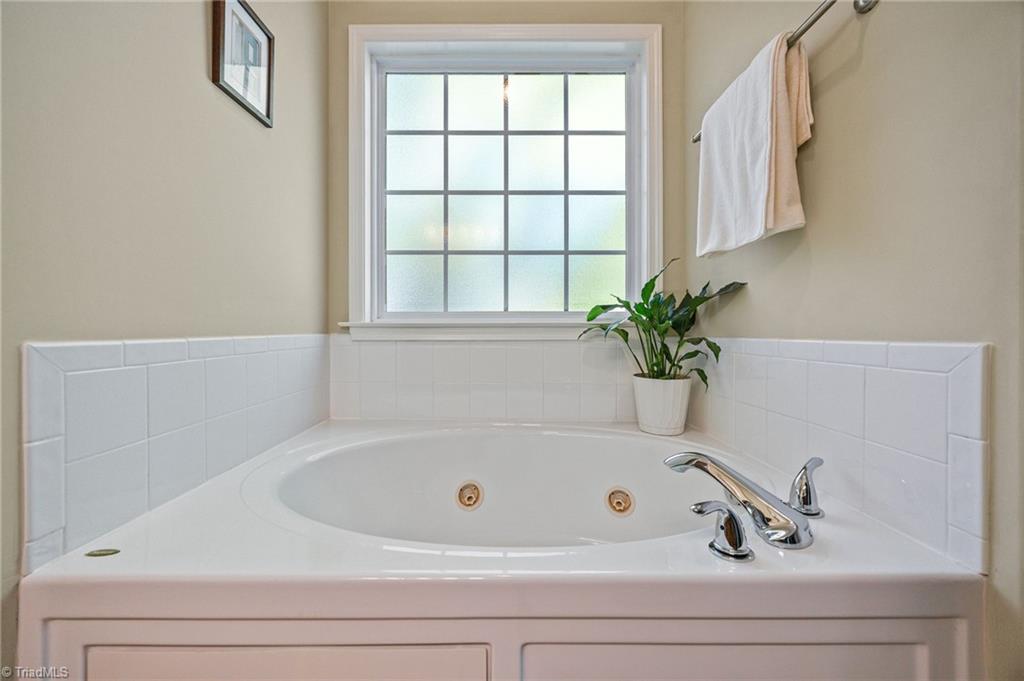 2241 Briar Glen Road Winston-Salem, NC 27127 - Photo 12 of 23 Jetted Tub