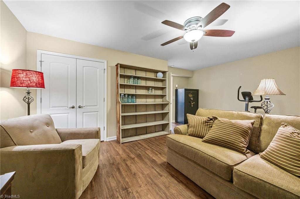2241 Briar Glen Road Winston-Salem, NC 27127 - Photo 19 of 23 Downstairs Living area