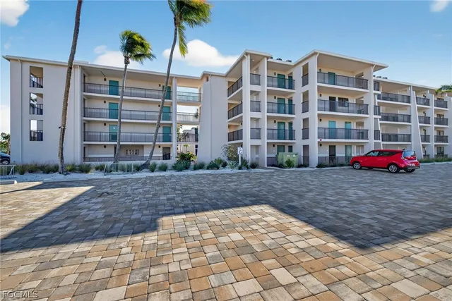$575,000 | 1501 Middle Gulf Drive, Unit 306G, Sanibel, FL 33957