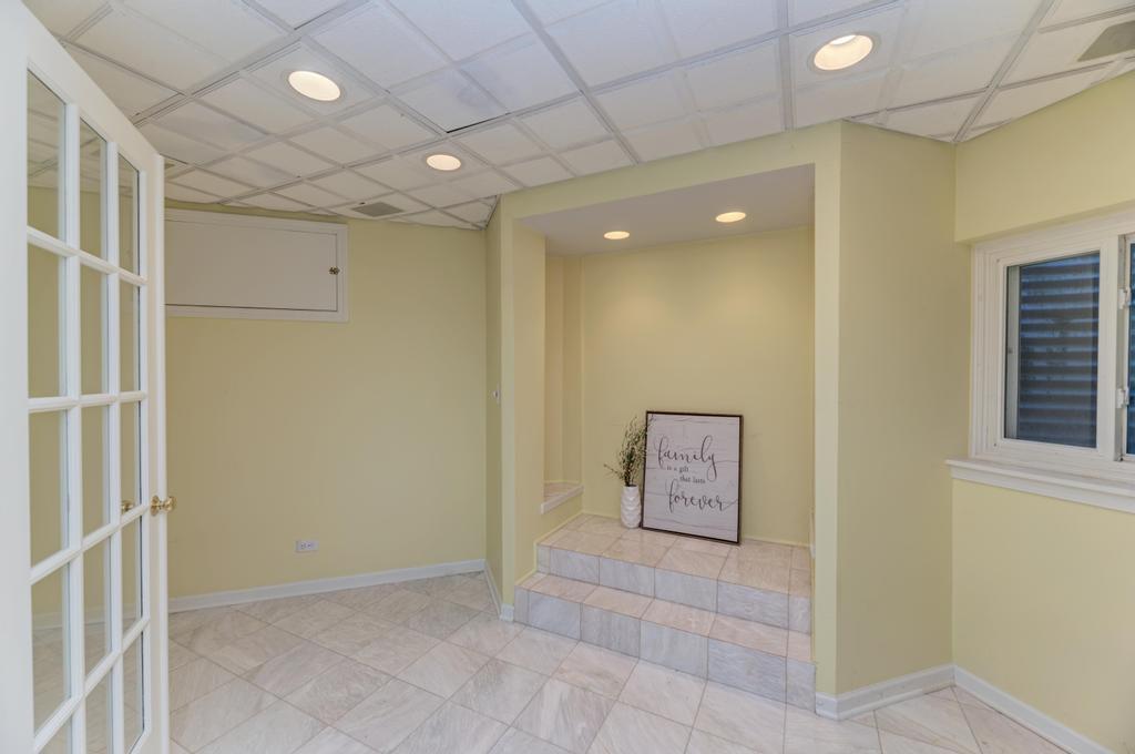 1500 Royal Oak Road Darien, IL 60561 - Photo 39 of 48