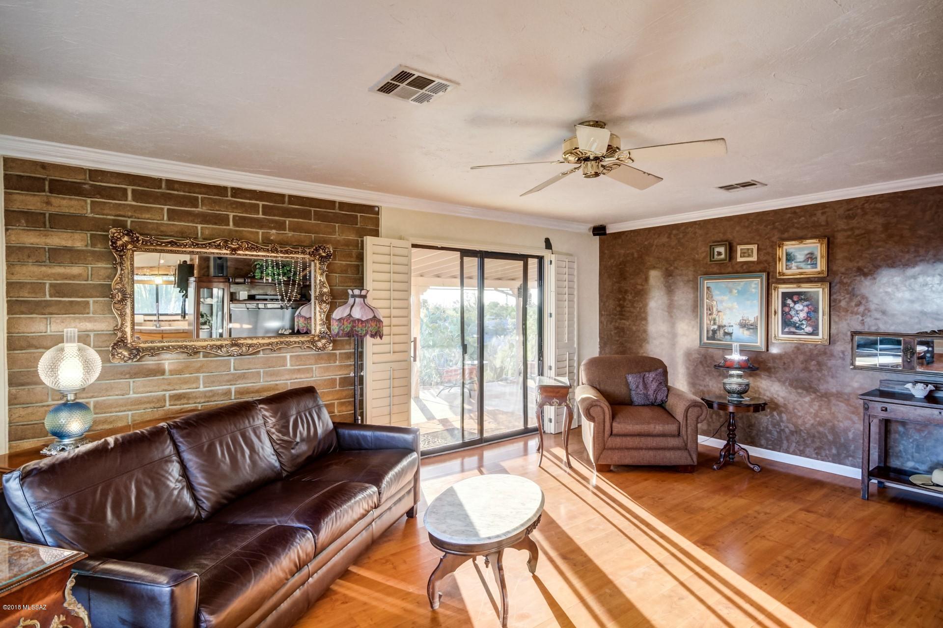 1103 West Roller Coaster Road Tucson, AZ 85704 - Photo 2 of 29 Gallery Image 2