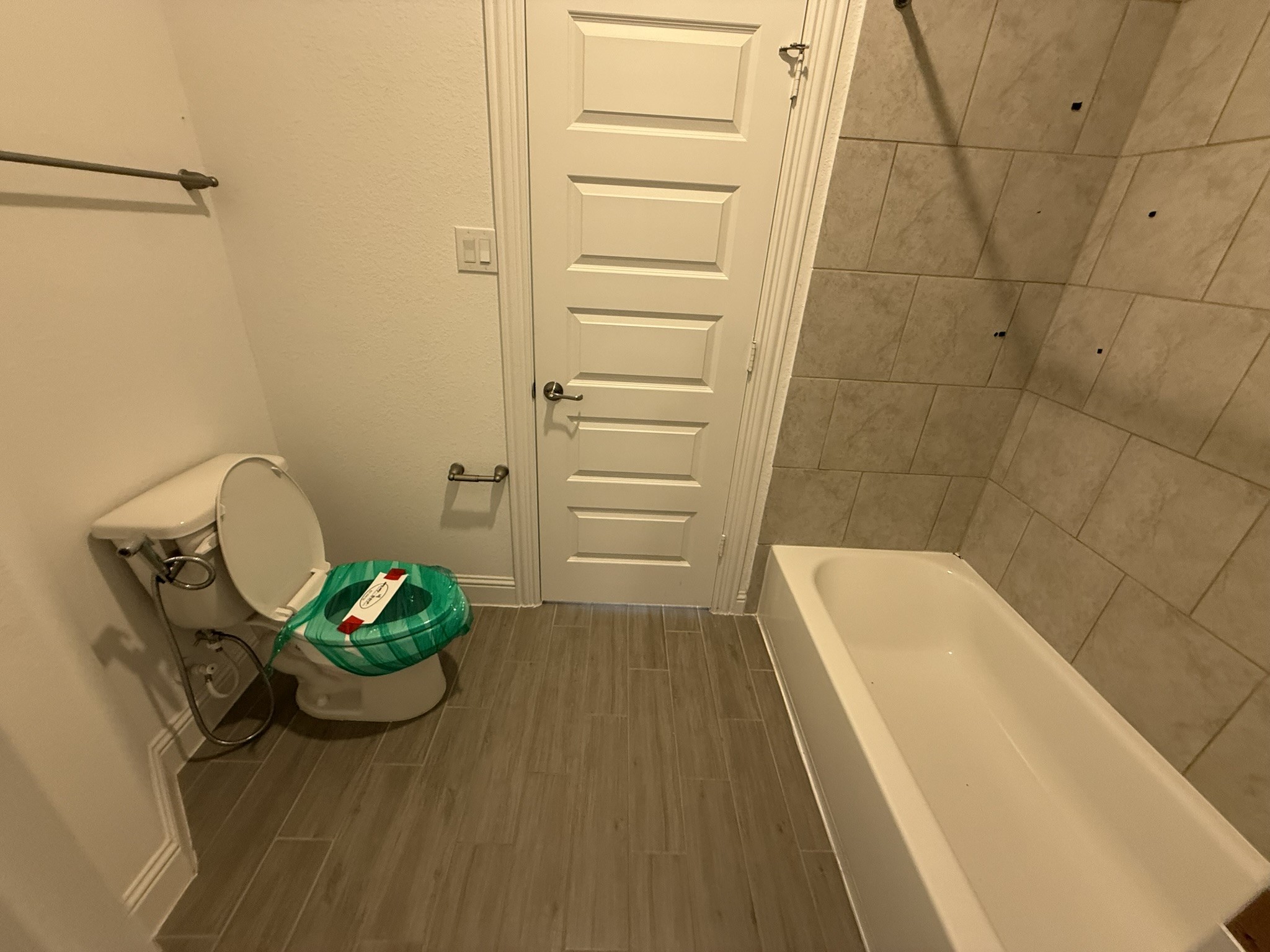 7802 Wayman Pass Fulshear, TX 77441 - Photo 48 of 50 a bathroom with a tub