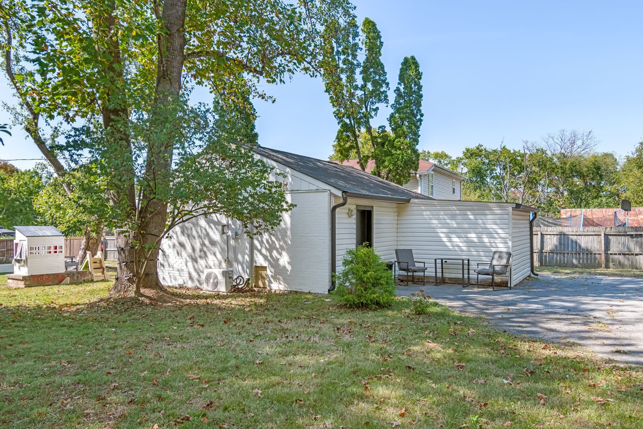 1136 Pierce Road Madison, TN 37115 - Photo 39 of 63 a backyard of a house with table and chairs