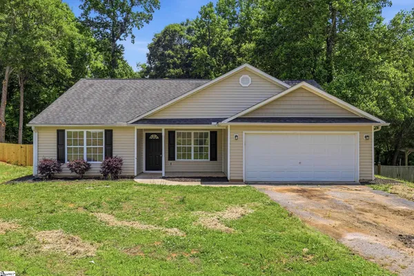 $315,000 | 18 Patriots Pride Court, Simpsonville, SC 29680