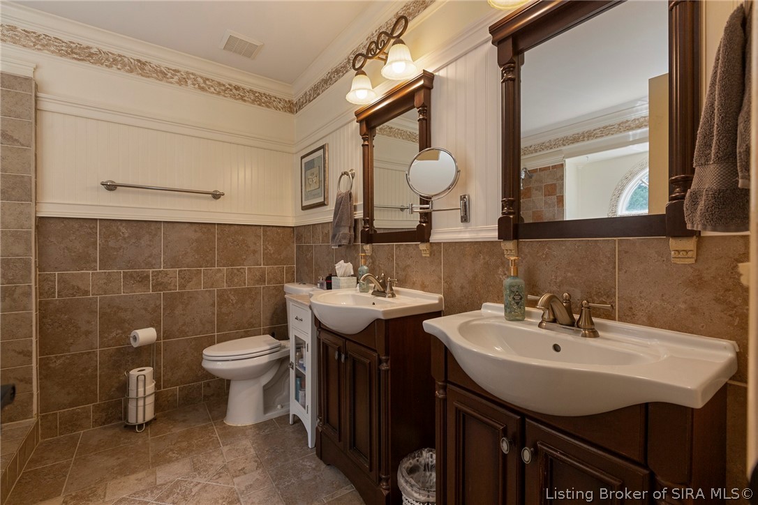 6024 Springcrest Drive Georgetown, IN 47122 - Photo 18 of 60 Primary Bathroom