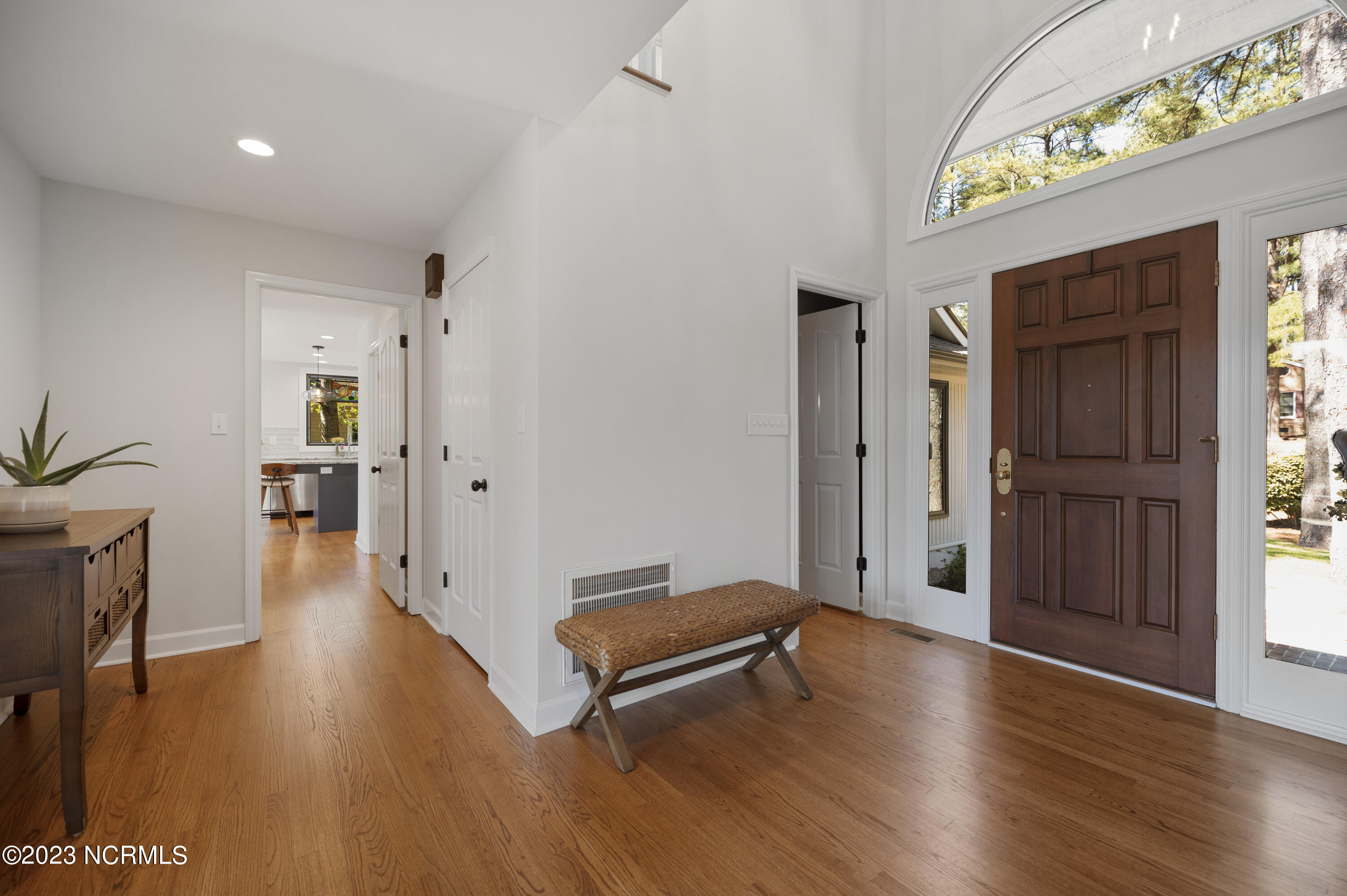 40 Hillcrest Road Pinehurst, NC 28374 - Photo 16 of 67 Foyer