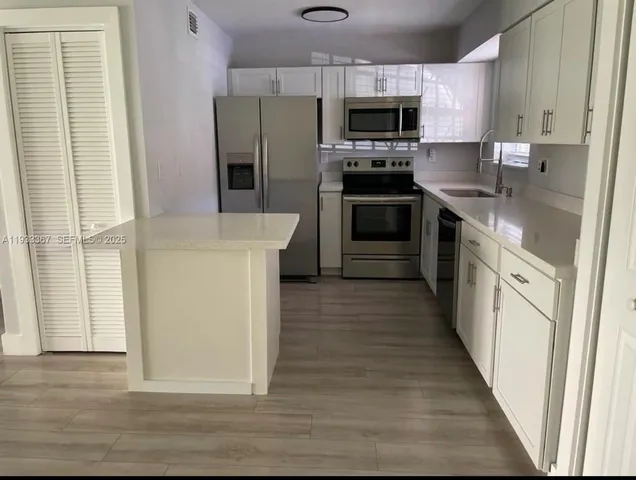 $2,500 | 8893 Fontainebleau Boulevard, Unit 103, Miami, FL 33172