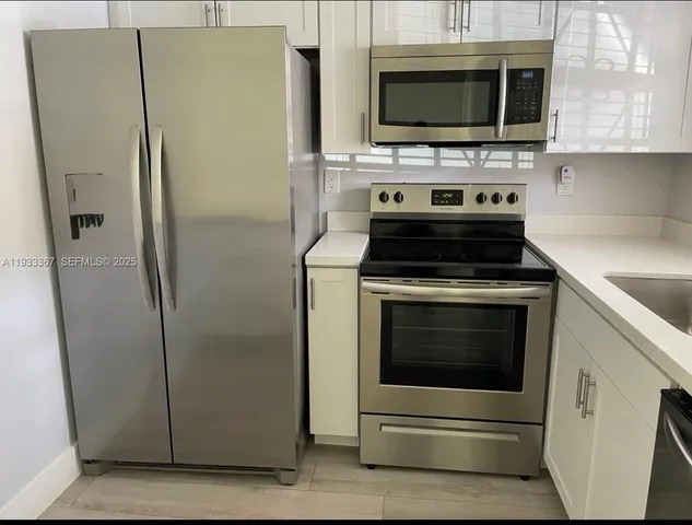 $2,500 | 8893 Fontainebleau Boulevard, Unit 103, Miami, FL 33172