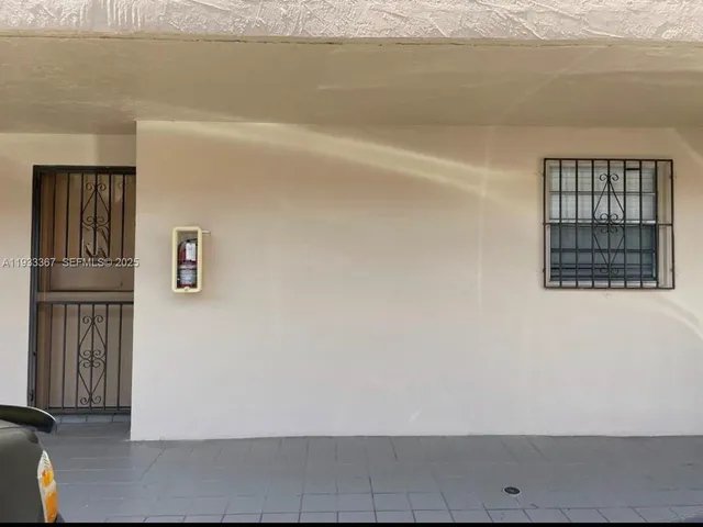 $2,500 | 8893 Fontainebleau Boulevard, Unit 103, Miami, FL 33172