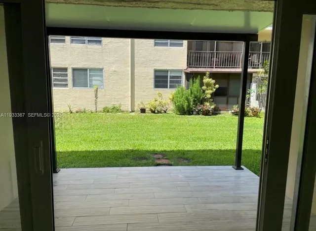 $2,500 | 8893 Fontainebleau Boulevard, Unit 103, Miami, FL 33172