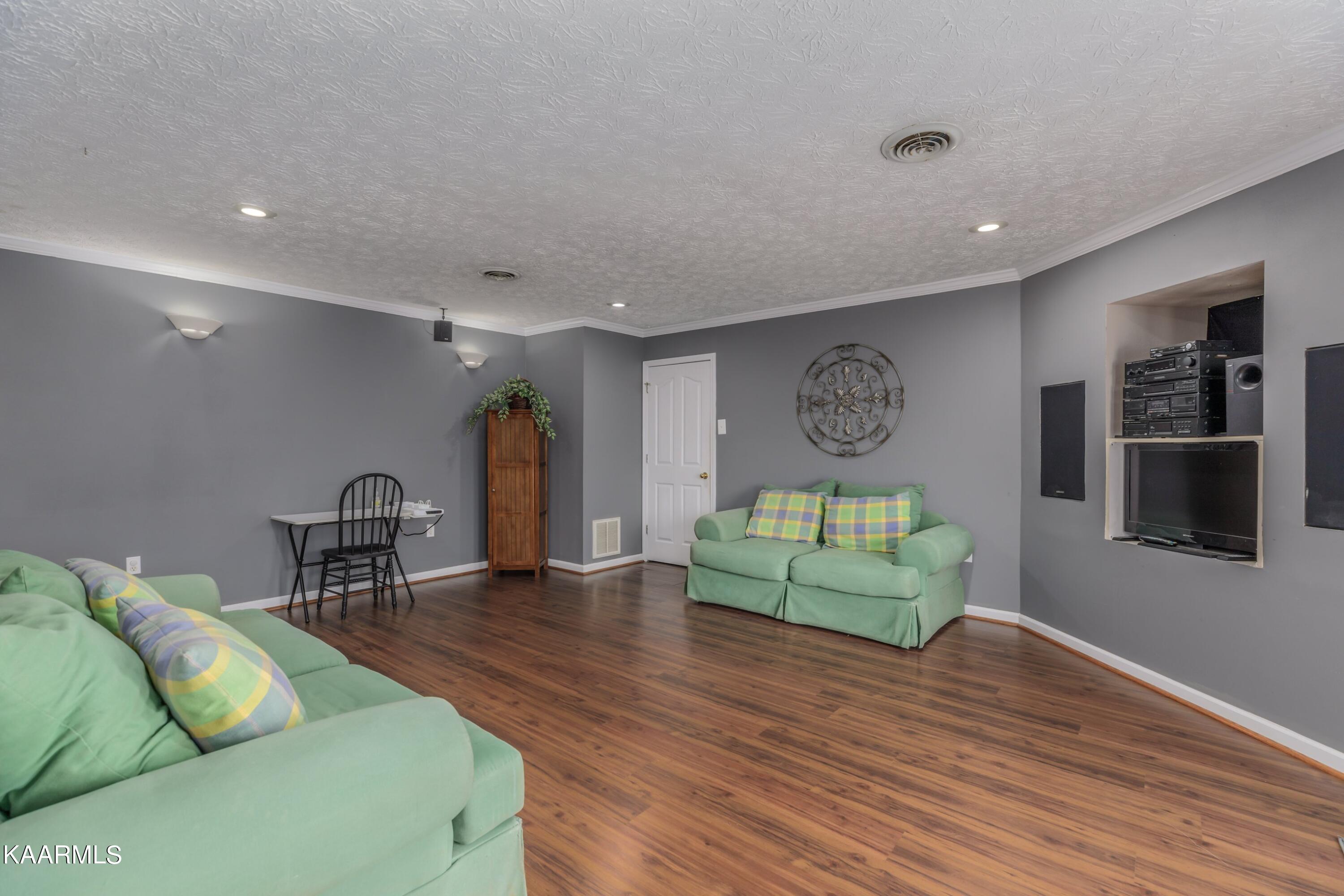 2945 Inman Bend Road Morristown, TN 37814 - Photo 17 of 40 Interior-16.jpg-SMALL