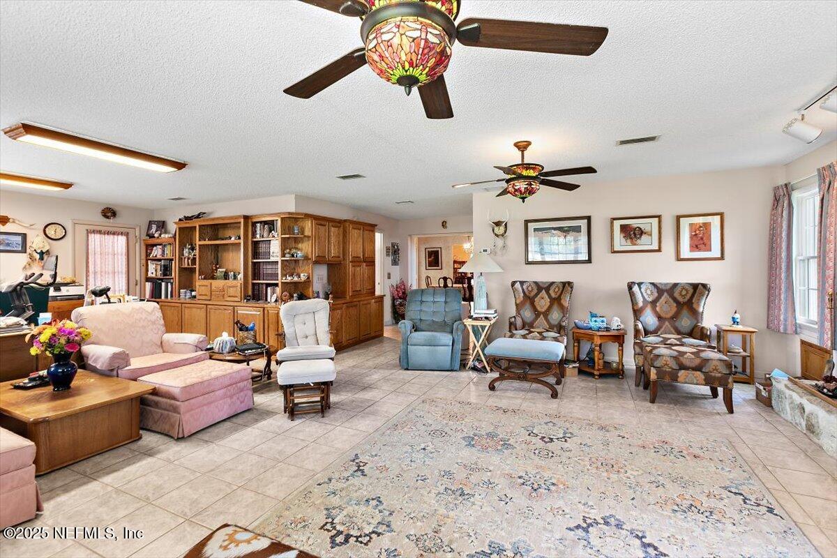 2634 Joe Ashton Road St. Augustine, FL 32092 - Photo 19 of 49 08-Family Room