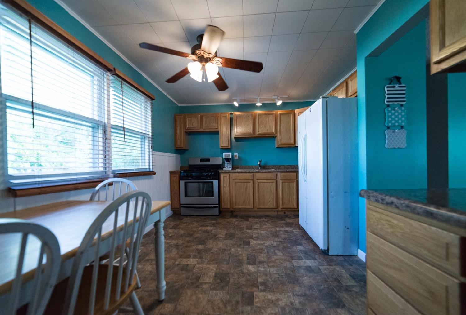 759 Capitol Road Valparaiso, IN 46385 - Photo 5 of 10 1500x1016