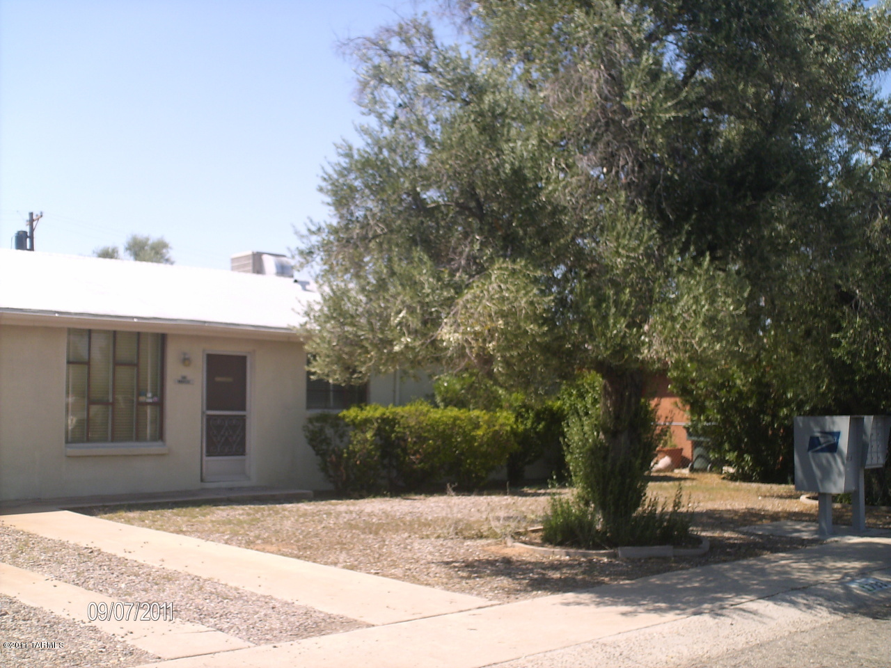 733 West Valencia Road Tucson, AZ 85756 - Photo 3 of 15 Gallery Image 3