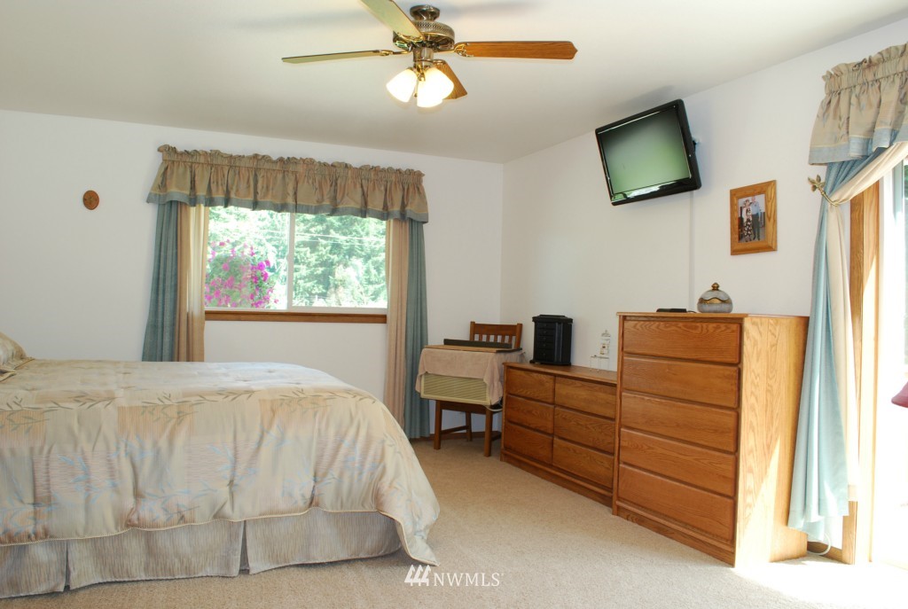 7825 186th Avenue Southwest Rochester, WA 98579 - Photo 7 of 16