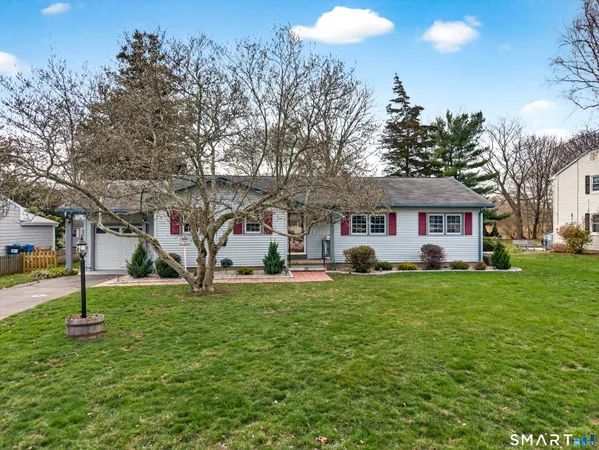 $595,000 | 15 Buell Court, Clinton, CT 06413