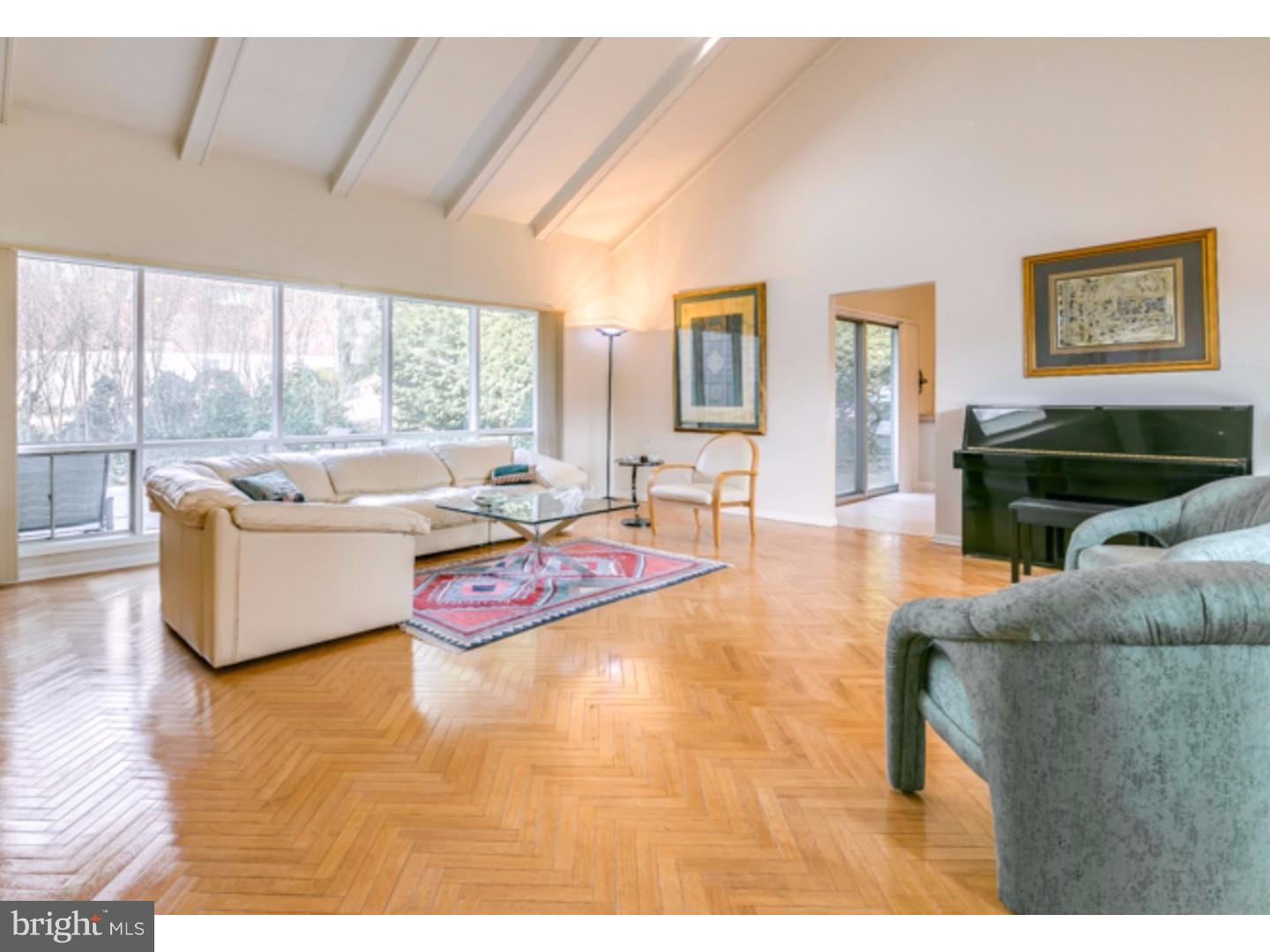 175 Rolling Road Bala Cynwyd, PA 19004 - Photo 2 of 20 Living Room