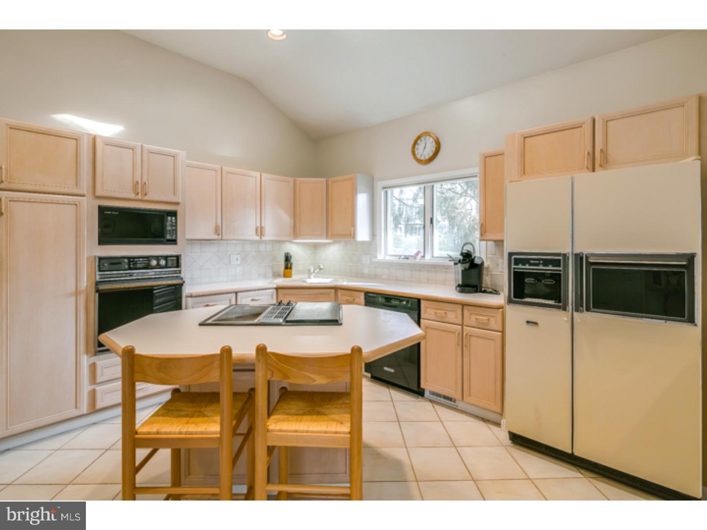 175 Rolling Road Bala Cynwyd, PA 19004 - Photo 10 of 20 Kitchen