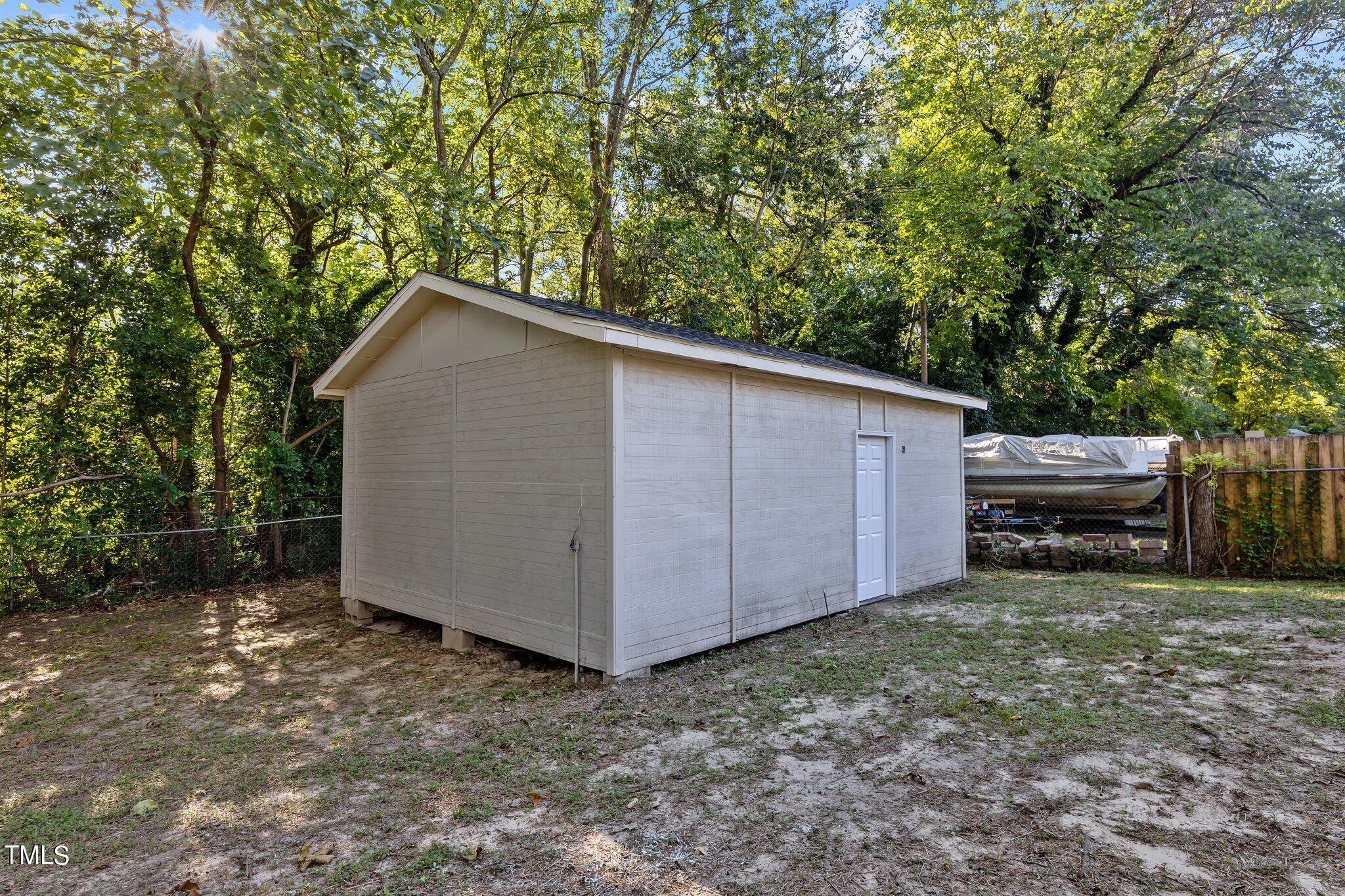 520 Alleghany Road Fayetteville, NC 28304 - Photo 37 of 41 34-web-or-mls-707A8525