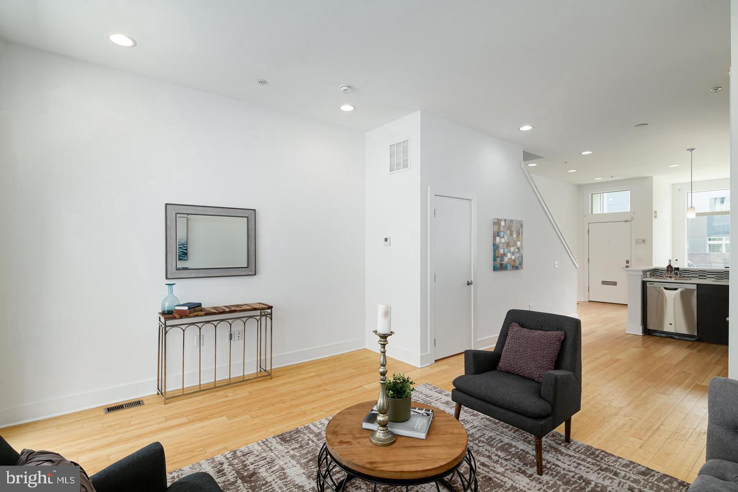 1129 Hope Street Philadelphia, PA 19123 - Photo 11 of 27