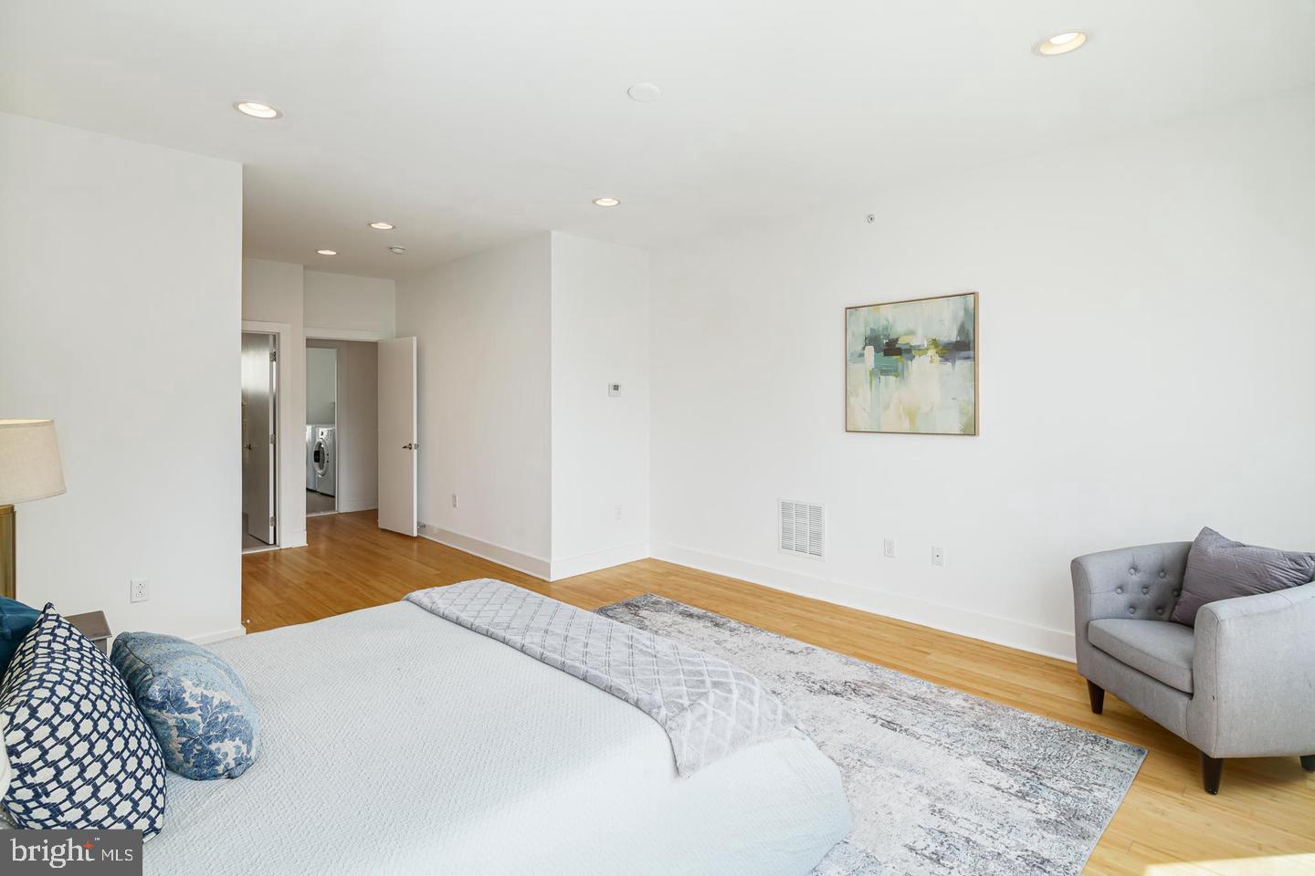 1129 Hope Street Philadelphia, PA 19123 - Photo 15 of 27