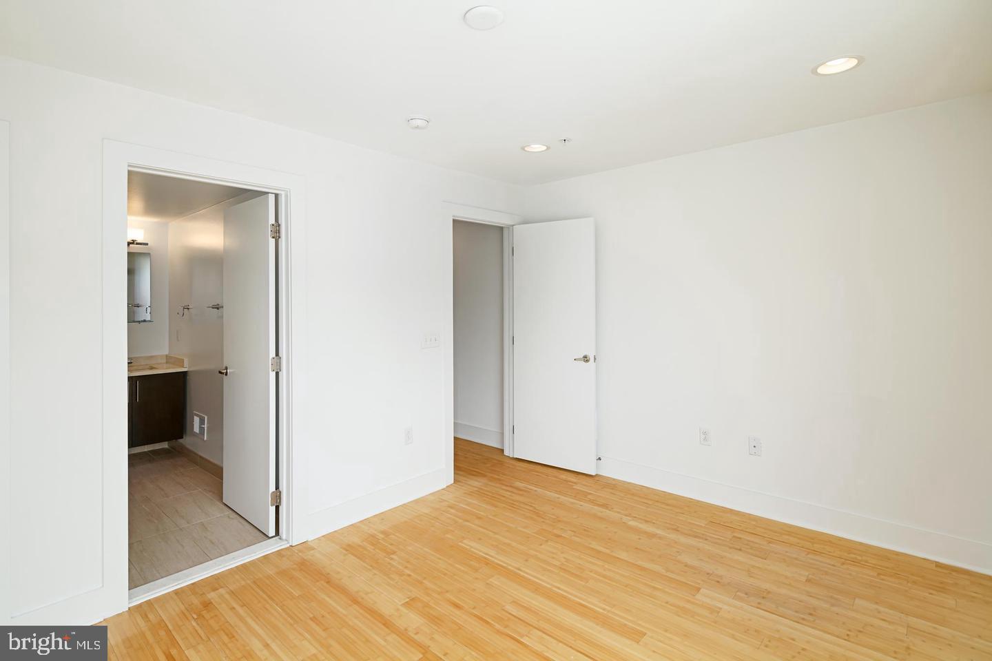 1129 Hope Street Philadelphia, PA 19123 - Photo 18 of 27