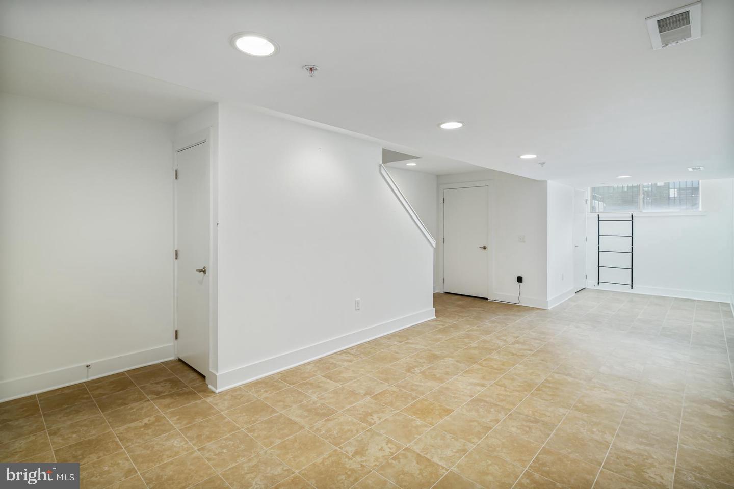 1129 Hope Street Philadelphia, PA 19123 - Photo 23 of 27