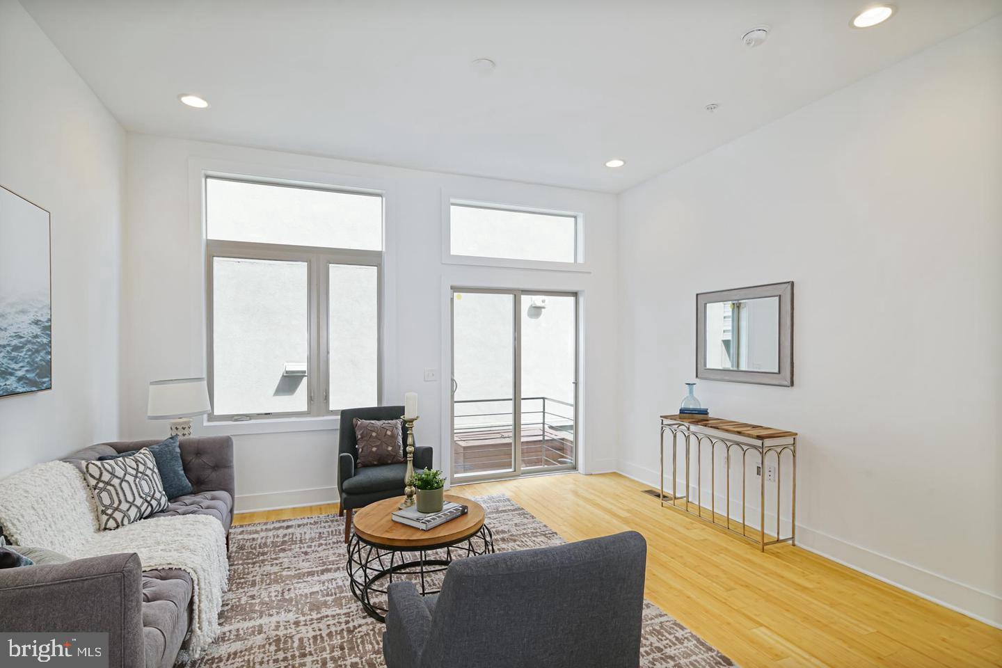 1129 Hope Street Philadelphia, PA 19123 - Photo 10 of 27