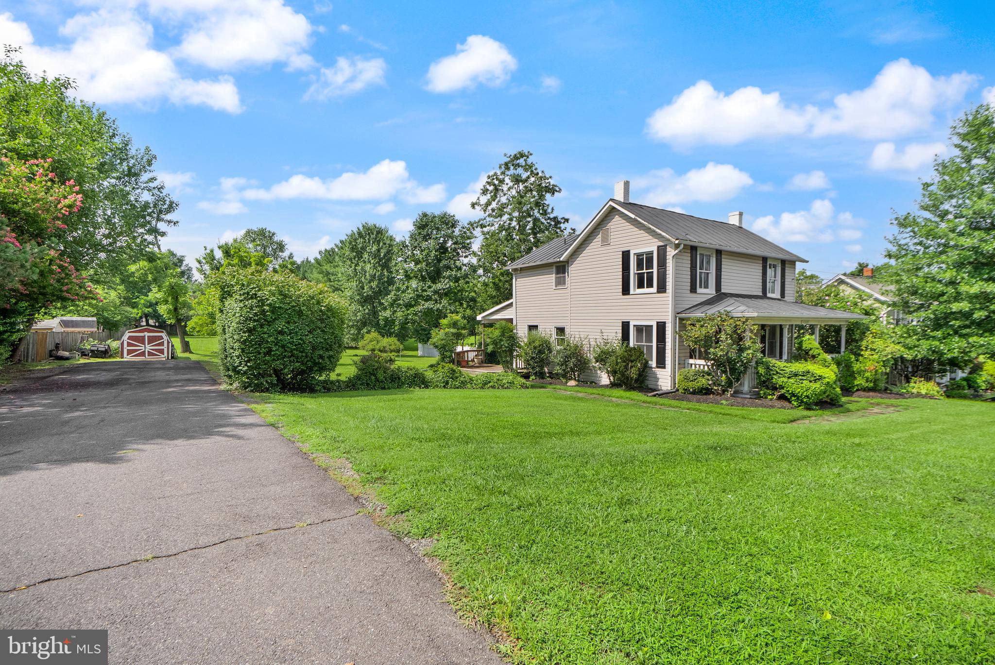 43699 Hay Road Ashburn, VA 20147 - Photo 20 of 23 Front Drive