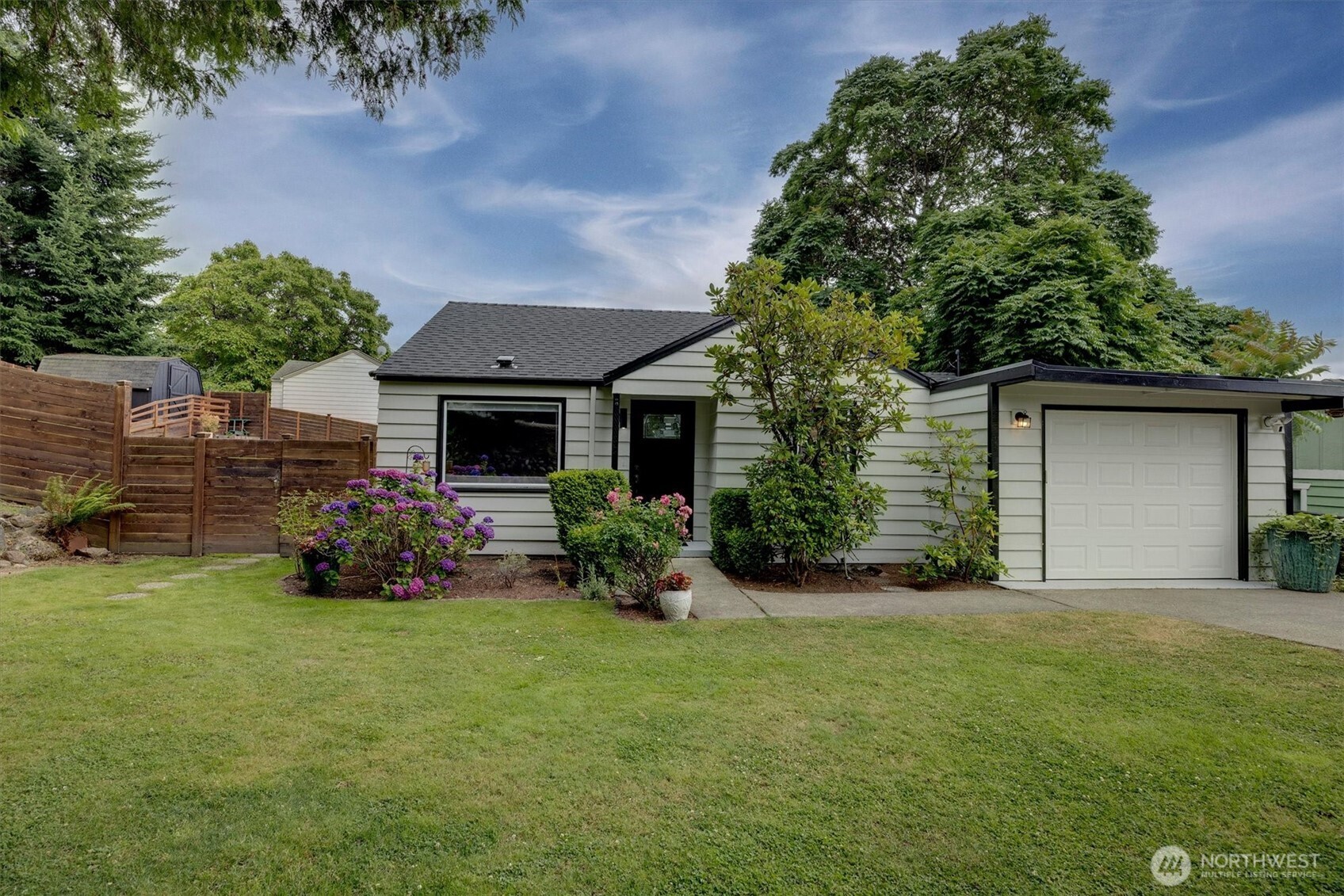 555 Windsor Place Northeast Renton, WA 98056 - Photo 4 of 38