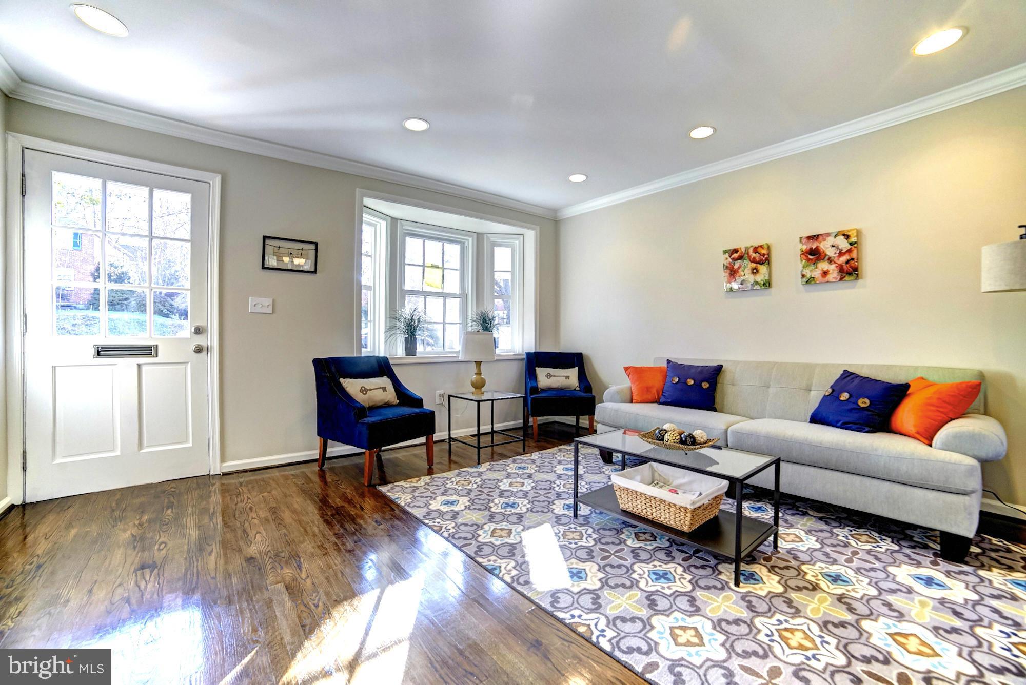 1302 Northview Road Baltimore, MD 21218 - Photo 3 of 20 Sun Filled Main Level