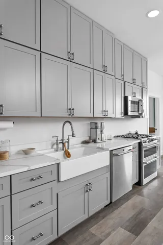 $5,000 | 1628 South East Street, Indianapolis, IN 46225