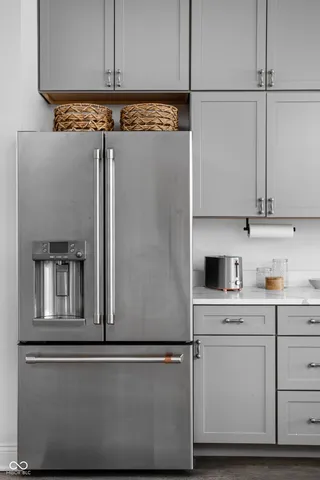 $5,000 | 1628 South East Street, Indianapolis, IN 46225