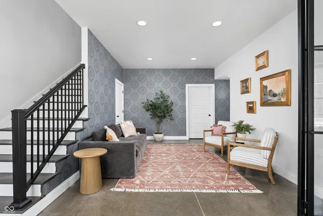 $5,000 | 1628 South East Street, Indianapolis, IN 46225