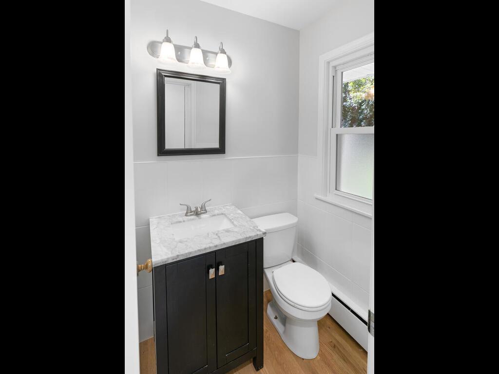 4820 Williston Road Minnetonka, MN 55345 - Photo 12 of 38