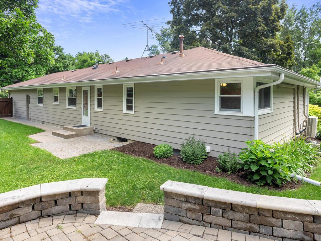 4820 Williston Road Minnetonka, MN 55345 - Photo 32 of 38