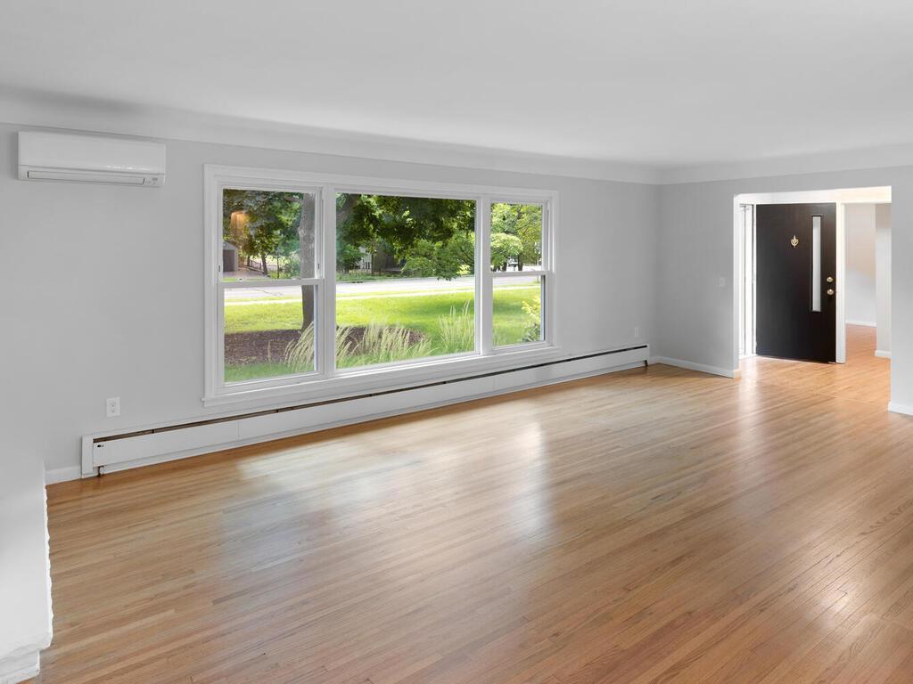 4820 Williston Road Minnetonka, MN 55345 - Photo 5 of 38