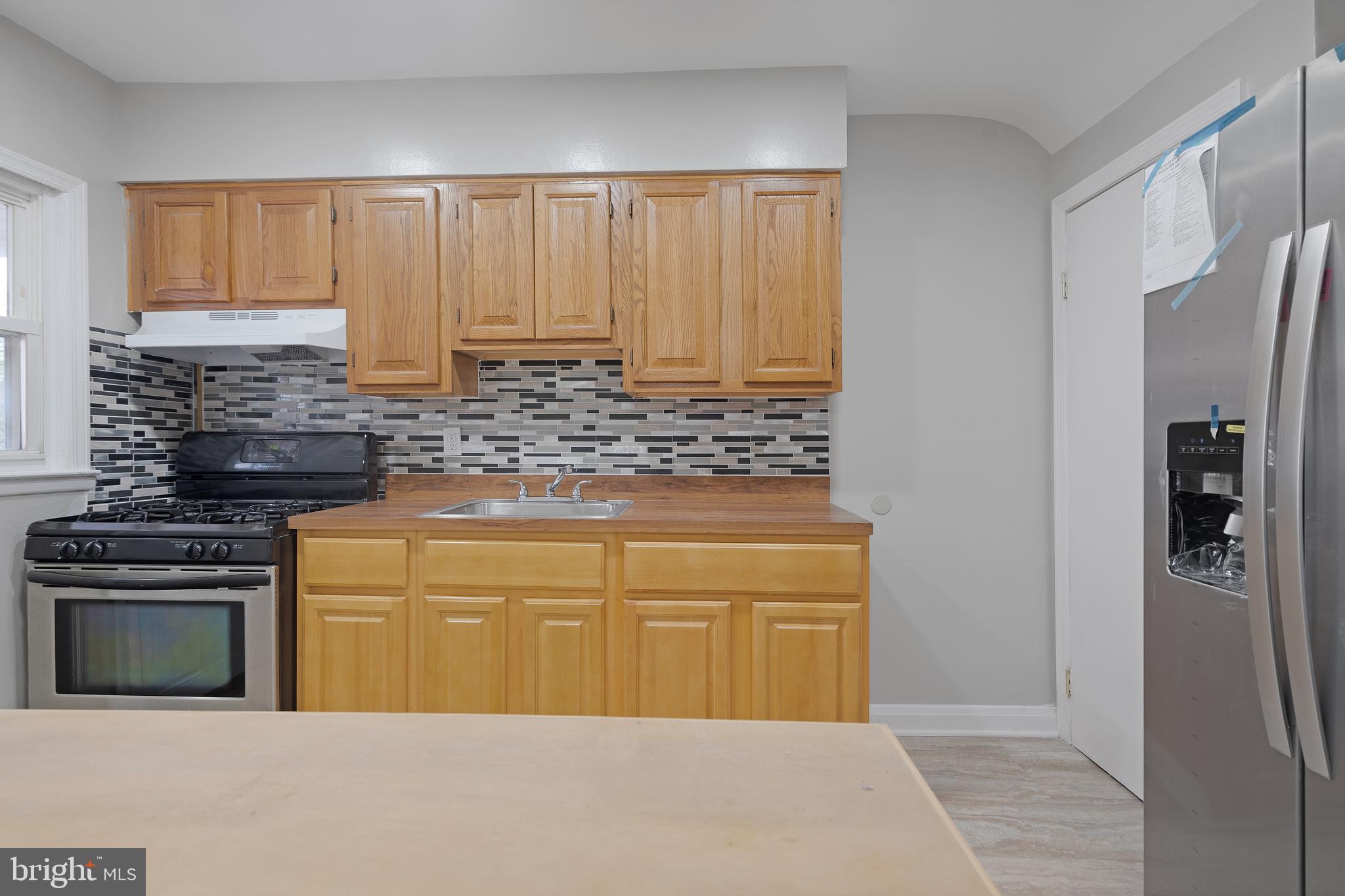 1930 Haselmere Road Dundalk, MD 21222 - Photo 4 of 29