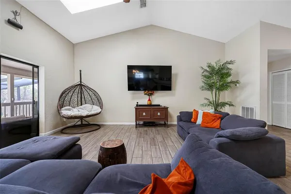 $574,900 | 413 Manor Boulevard, Palm Harbor, FL 34683