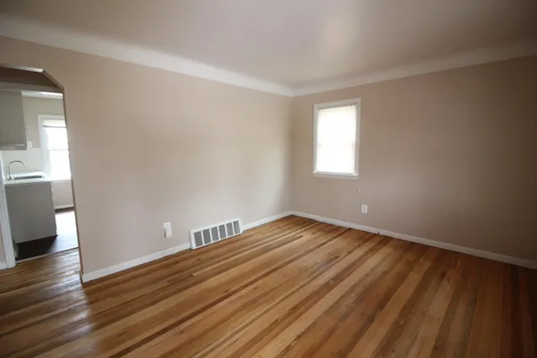 $133,000 | 573 Leblanc Street, Lincoln Park, MI 48146